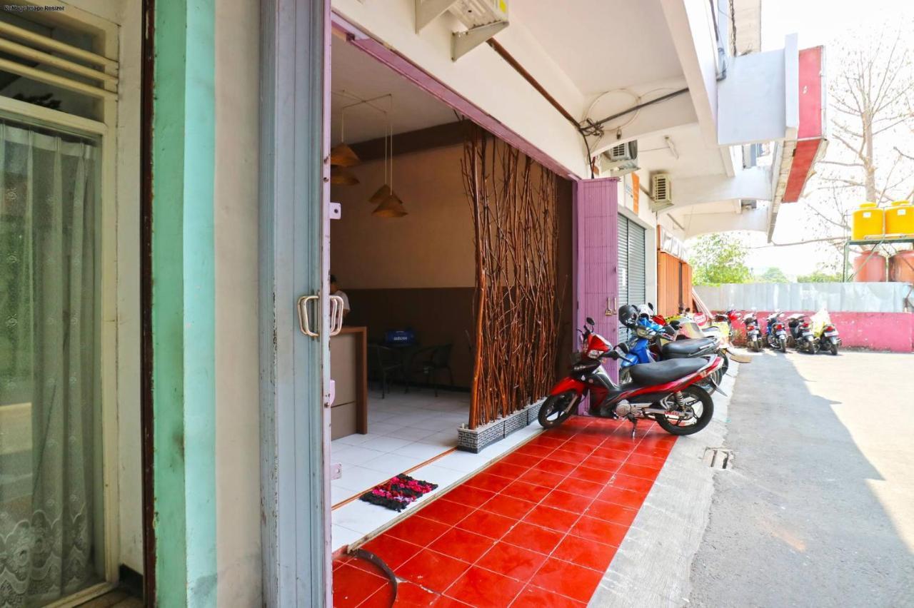 Pondok Backpacker City Square Malang Exterior foto