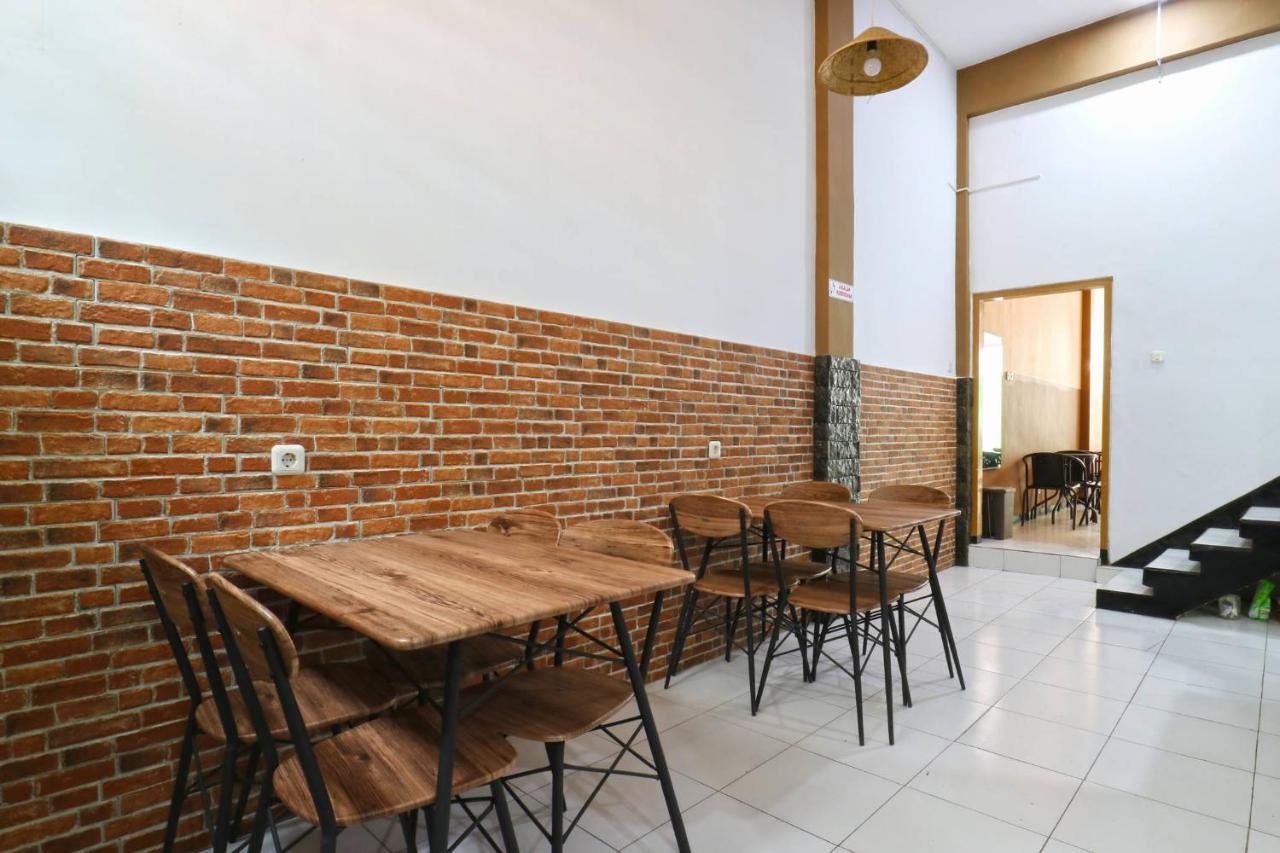 Pondok Backpacker City Square Malang Exterior foto